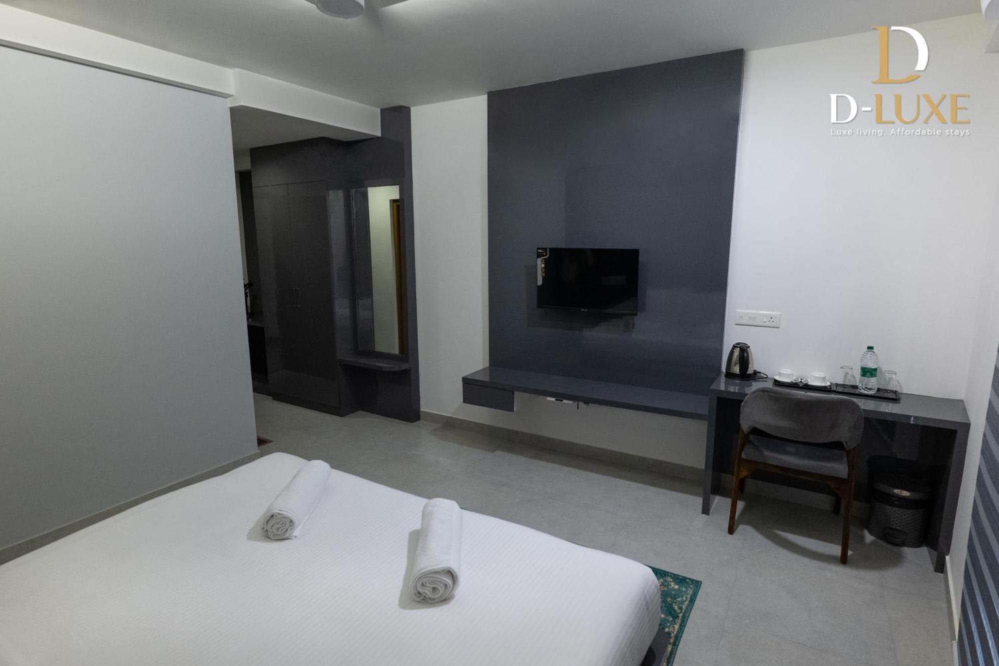 D-Luxe Hotel Kochi Bagian luar foto