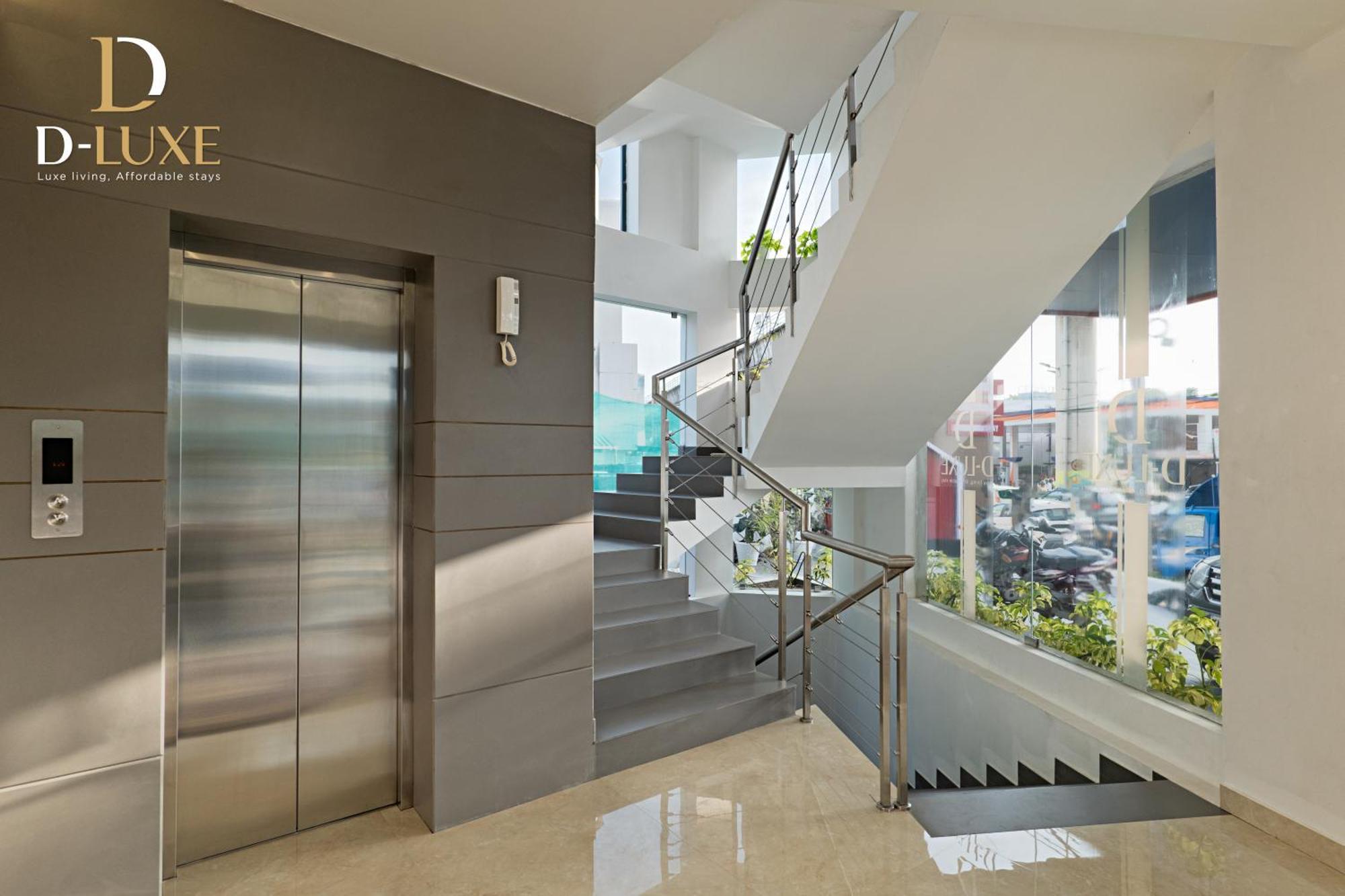 D-Luxe Hotel Kochi Bagian luar foto