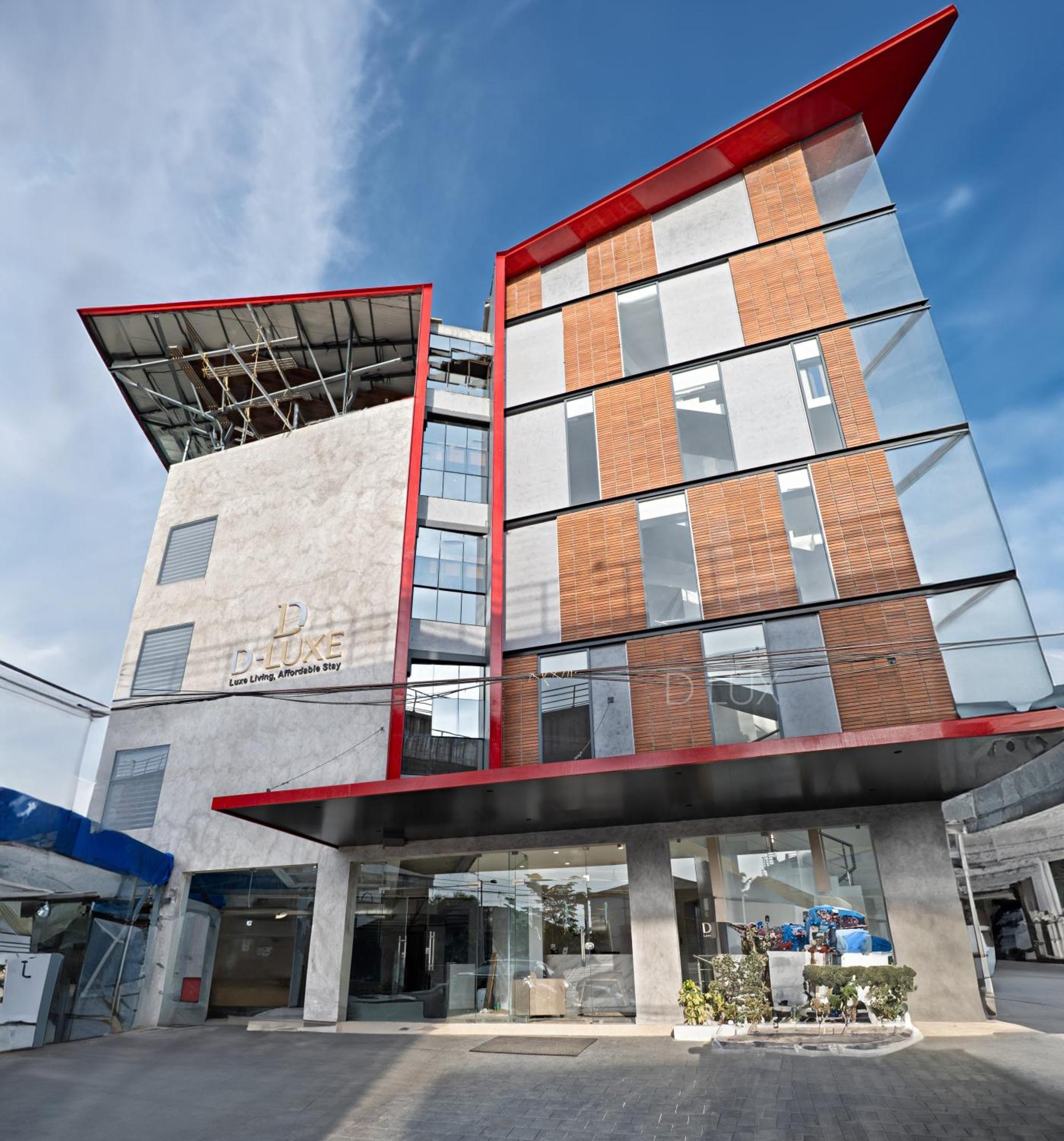 D-Luxe Hotel Kochi Bagian luar foto